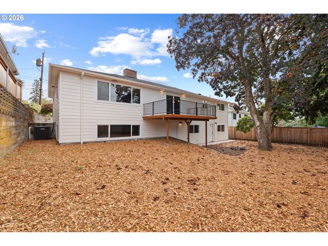 4114 Nw LAVINA St, Vancouver, WA 98660