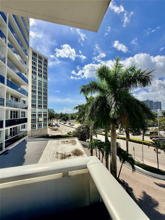 3140 S Ocean Dr 310, Hallandale Beach, FL 33009