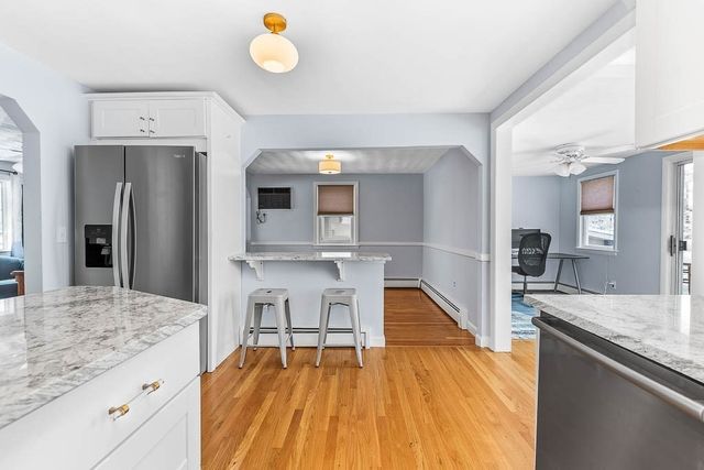 6 Snow Ln, Dedham, MA 02026