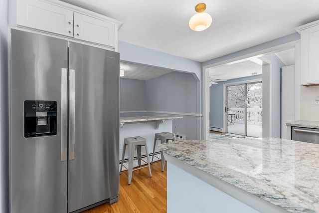 6 Snow Ln, Dedham, MA 02026