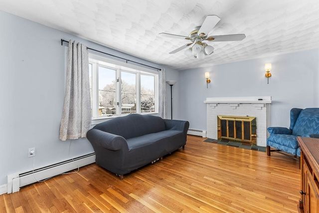 6 Snow Ln, Dedham, MA 02026