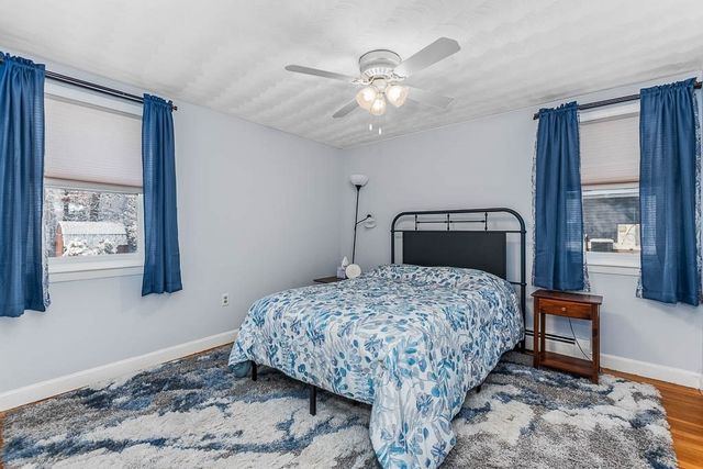 6 Snow Ln, Dedham, MA 02026