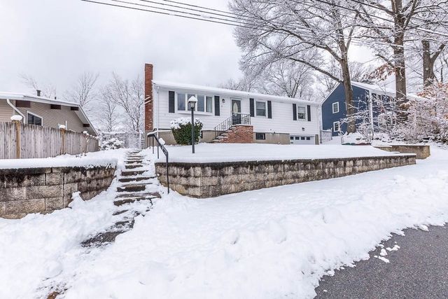 6 Snow Ln, Dedham, MA 02026