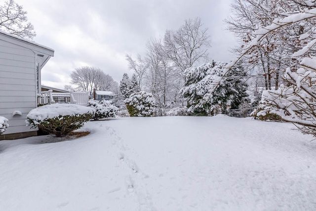6 Snow Ln, Dedham, MA 02026