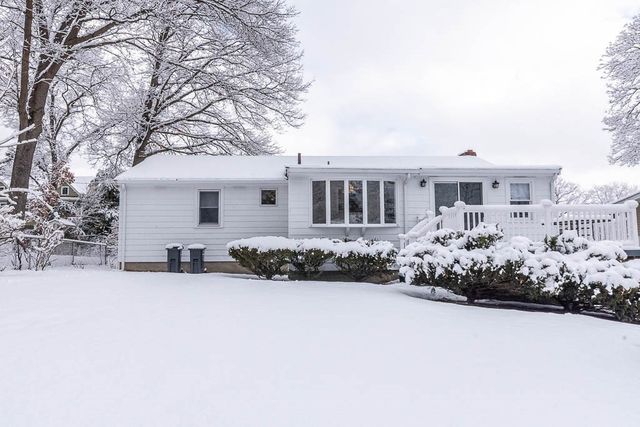 6 Snow Ln, Dedham, MA 02026