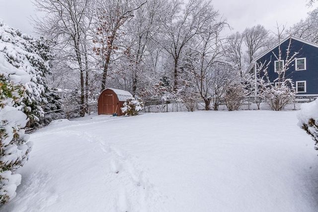 6 Snow Ln, Dedham, MA 02026