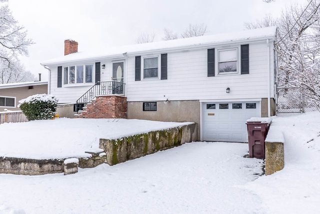 6 Snow Ln, Dedham, MA 02026