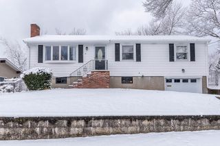 6 Snow Ln, Dedham, MA 02026
