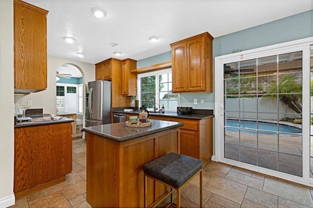 9824 Via Leslie, Santee, CA 92071