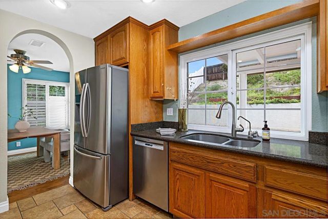 9824 Via Leslie, Santee, CA 92071