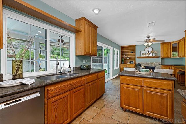 9824 Via Leslie, Santee, CA 92071