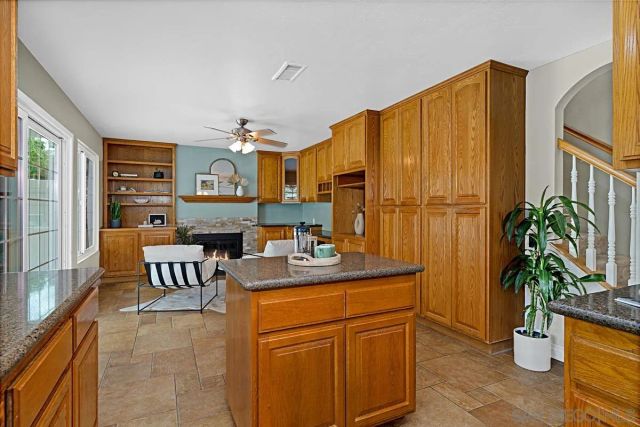 9824 Via Leslie, Santee, CA 92071