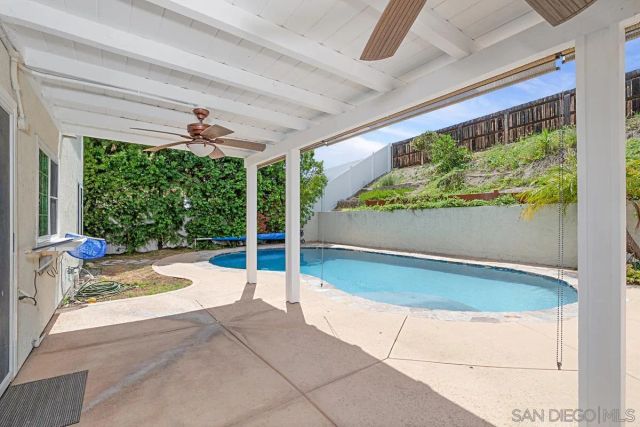 9824 Via Leslie, Santee, CA 92071