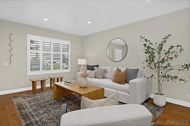 9824 Via Leslie, Santee, CA 92071