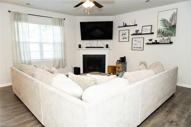 2630 Titan Village Court, Clemmons, NC 27103