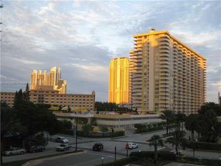 231 174th ST 320, Sunny Isles Beach, FL 33160