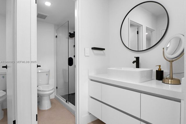 5700 Collins Ave 3J, Miami Beach, FL 33140