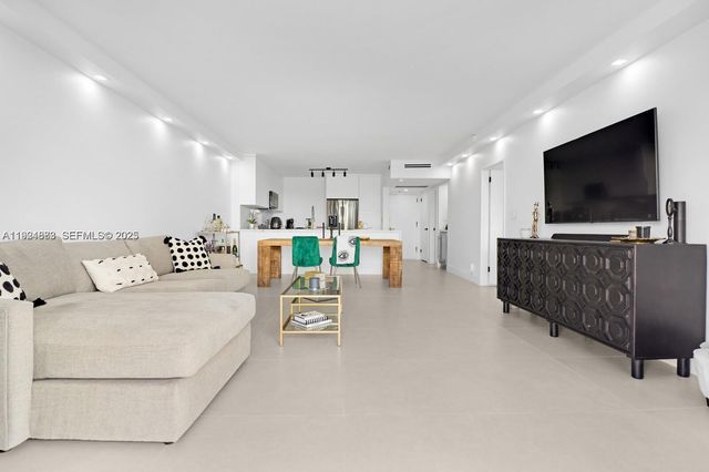 5700 Collins Ave 3J, Miami Beach, FL 33140