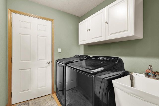 516 E Randy ROAD, Oak Creek, WI 53154