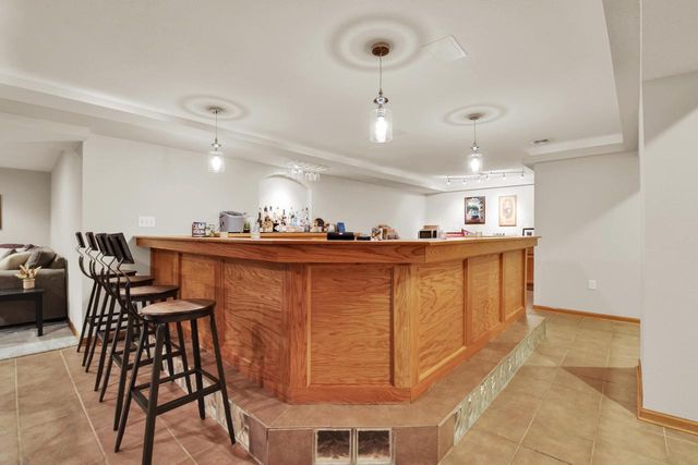 516 E Randy ROAD, Oak Creek, WI 53154