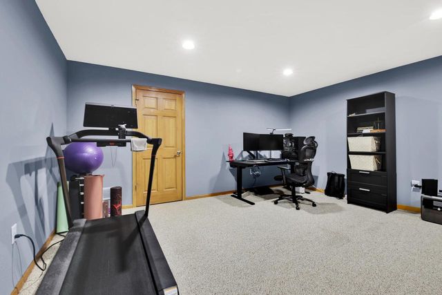 516 E Randy ROAD, Oak Creek, WI 53154