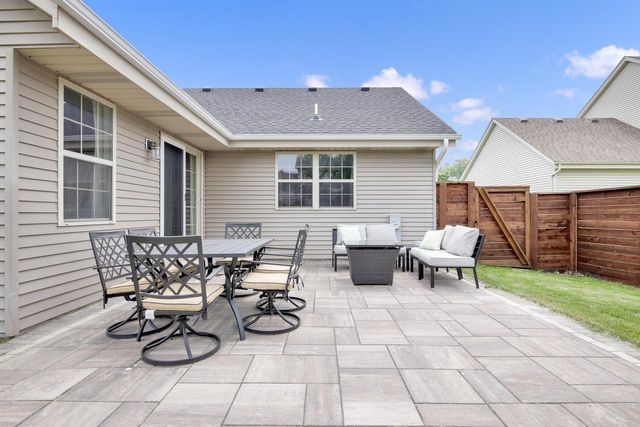 516 E Randy ROAD, Oak Creek, WI 53154