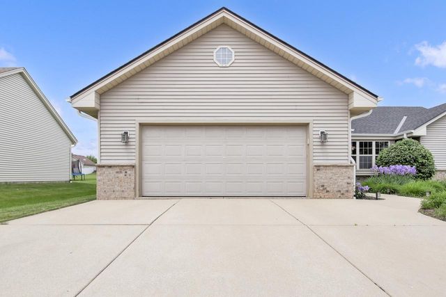 516 E Randy ROAD, Oak Creek, WI 53154