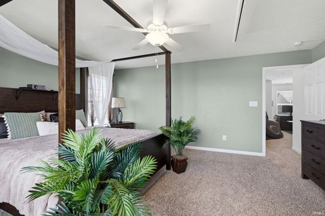 468 Tracewood Bend, Greenfield, IN 46140