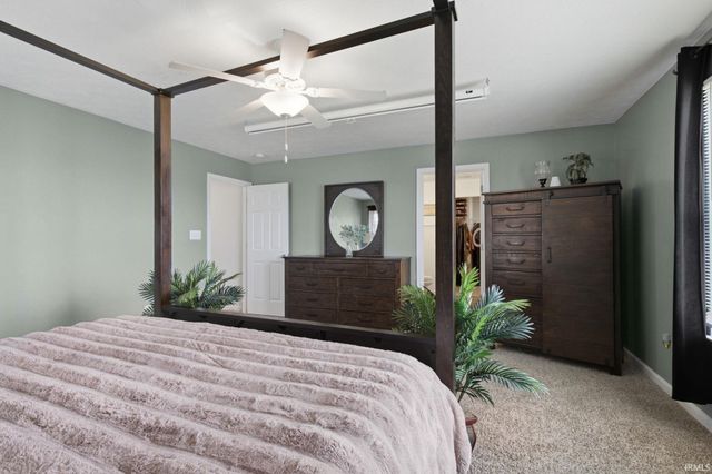 468 Tracewood Bend, Greenfield, IN 46140