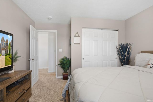 468 Tracewood Bend, Greenfield, IN 46140