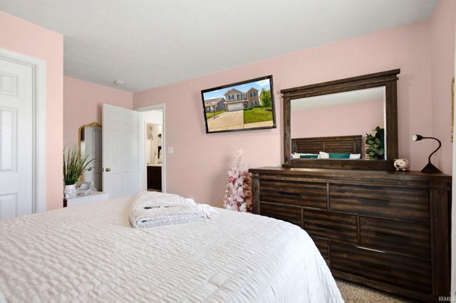 468 Tracewood Bend, Greenfield, IN 46140
