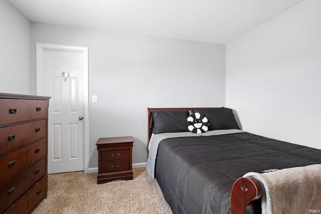 468 Tracewood Bend, Greenfield, IN 46140