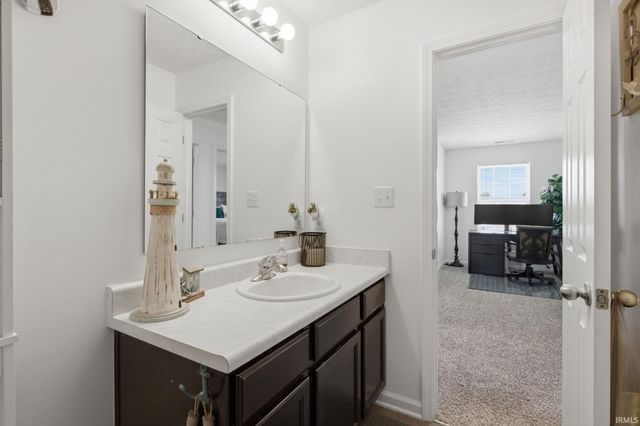 468 Tracewood Bend, Greenfield, IN 46140