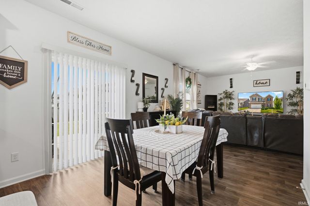 468 Tracewood Bend, Greenfield, IN 46140