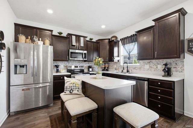 468 Tracewood Bend, Greenfield, IN 46140