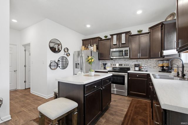 468 Tracewood Bend, Greenfield, IN 46140