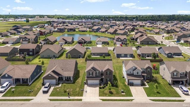 468 Tracewood Bend, Greenfield, IN 46140
