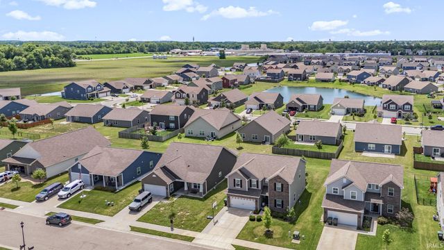 468 Tracewood Bend, Greenfield, IN 46140