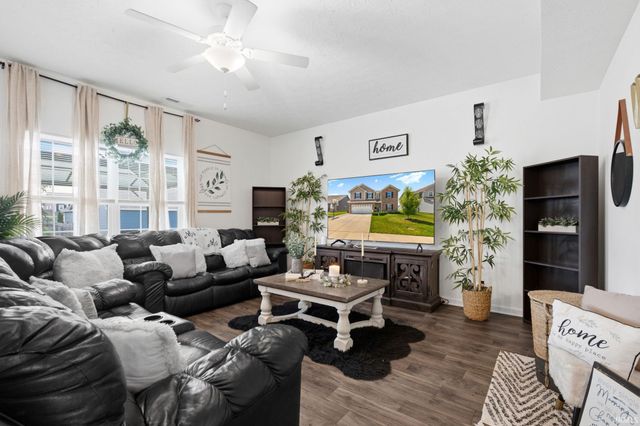 468 Tracewood Bend, Greenfield, IN 46140
