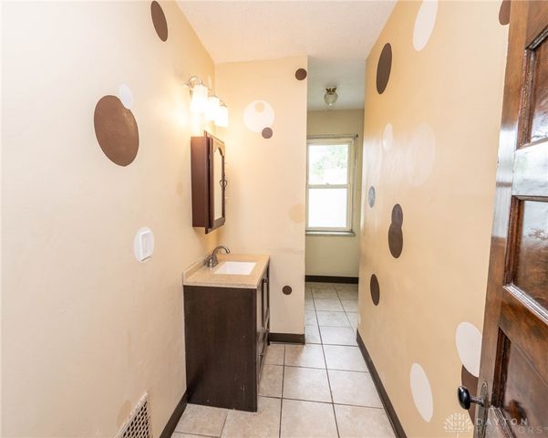 32 Edgar Avenue, Dayton, OH 45410