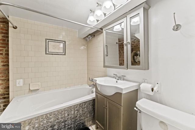 1205 4TH ST NW, Washington, DC 20001