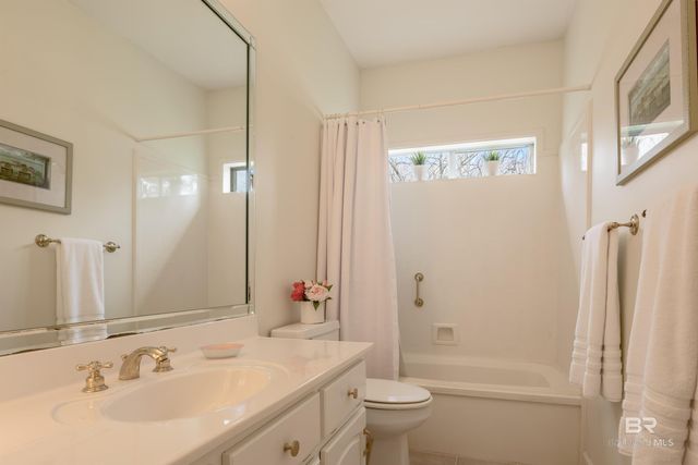 202 Lakeridge Drive, Fairhope, AL 36532