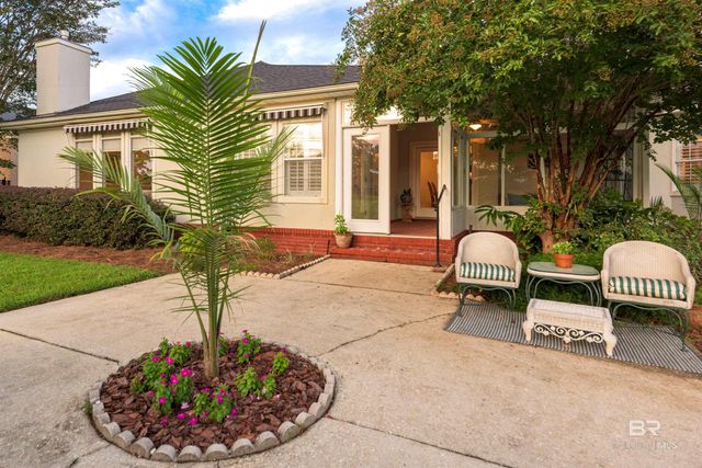 202 Lakeridge Drive, Fairhope, AL 36532