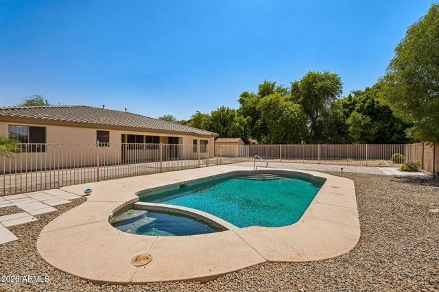 14450 W AVALON Drive, Goodyear, AZ 85395