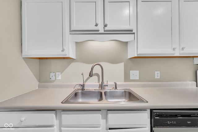209 Faulkner Court 205, Carmel, IN 46032