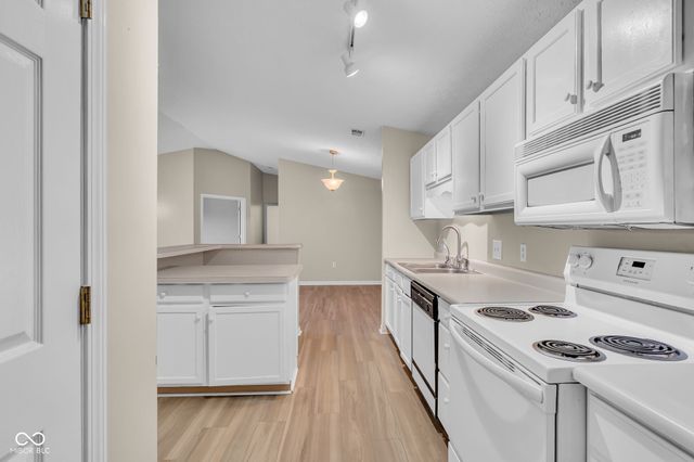 209 Faulkner Court 205, Carmel, IN 46032