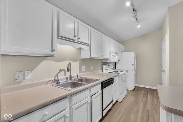 209 Faulkner Court 205, Carmel, IN 46032