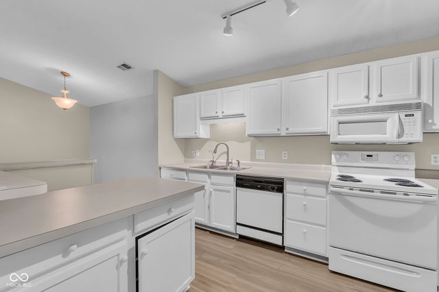 209 Faulkner Court 205, Carmel, IN 46032