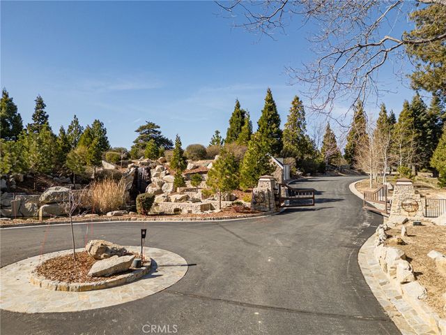 137 Mill Pond Road, Lake Arrowhead, CA 92352