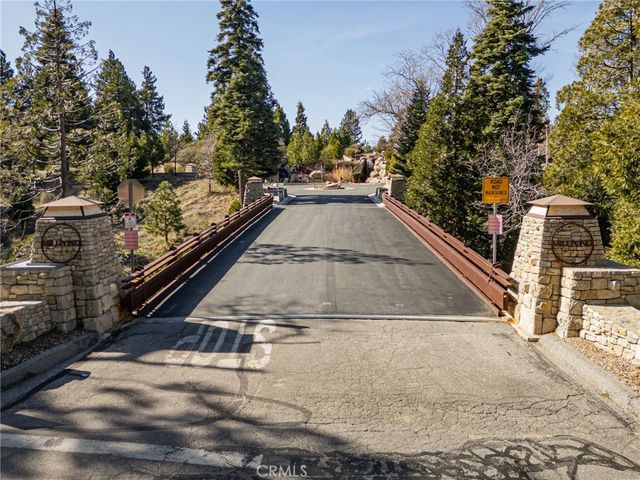 137 Mill Pond Road, Lake Arrowhead, CA 92352